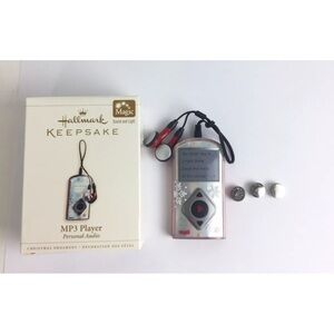 New Hallmark Ornament 2006 MP3 PLAYER Personal Audio Magic Sound Light